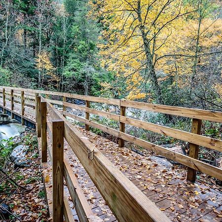 Downtown Delight, 2 Bedrooms, Pool, Hot Tub, Sleeps 6 Gatlinburg Buitenkant foto