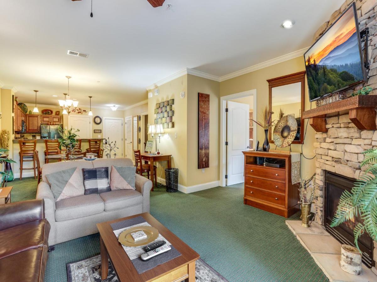 Downtown Delight, 2 Bedrooms, Pool, Hot Tub, Sleeps 6 Gatlinburg Buitenkant foto