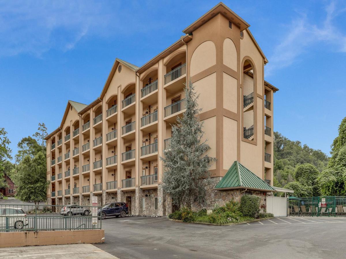 Downtown Delight, 2 Bedrooms, Pool, Hot Tub, Sleeps 6 Gatlinburg Buitenkant foto