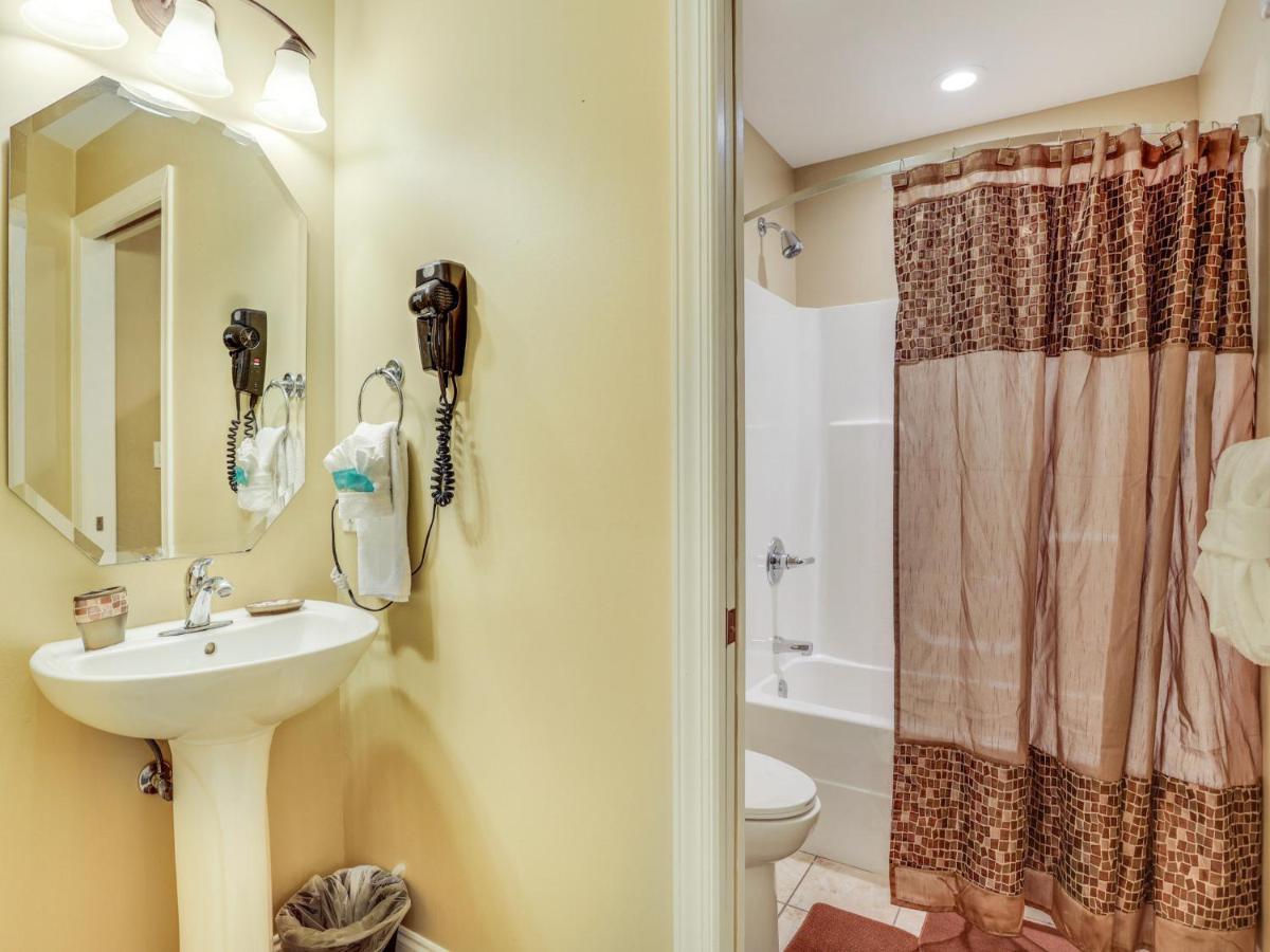 Downtown Delight, 2 Bedrooms, Pool, Hot Tub, Sleeps 6 Gatlinburg Buitenkant foto